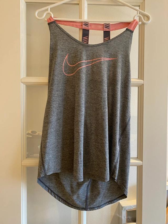 Nike top