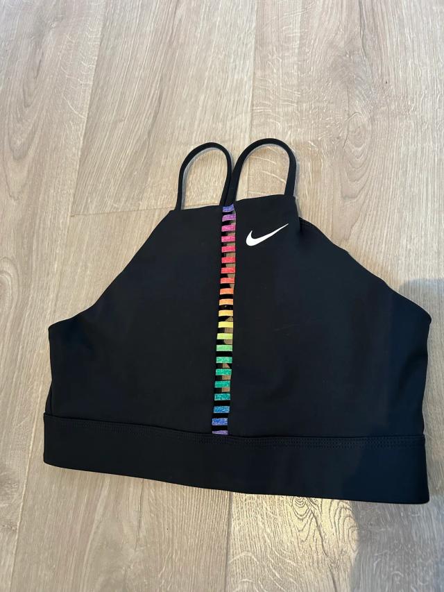 Nike top