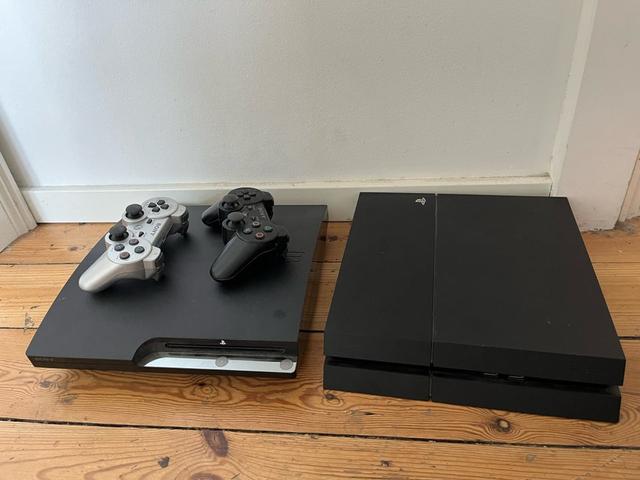 Playstation 4 Playstation 3  4