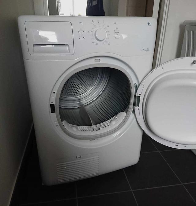 Tørretumbler Whirlpool AZB 7570