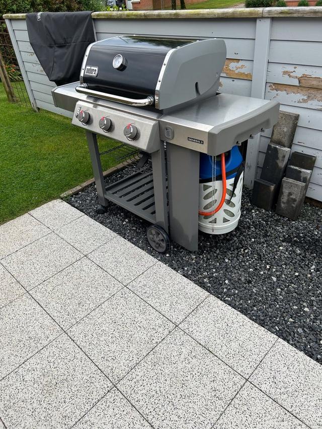 Gasgrill Weber Genesis2