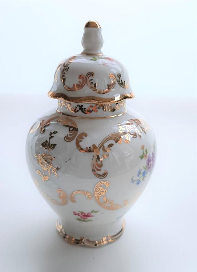 urna i porslin (Urn porcelain Scherzer Bavaria Germany)