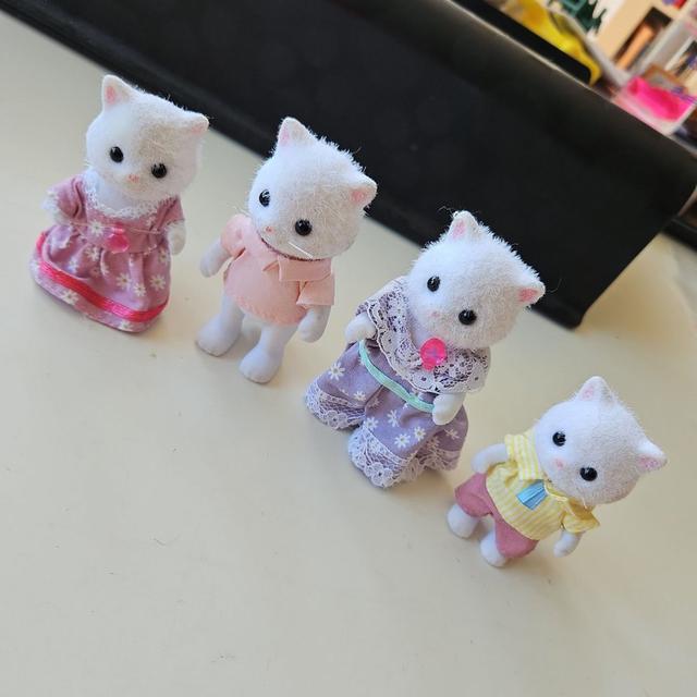 Sylvanian Families - Vit kattfamilj