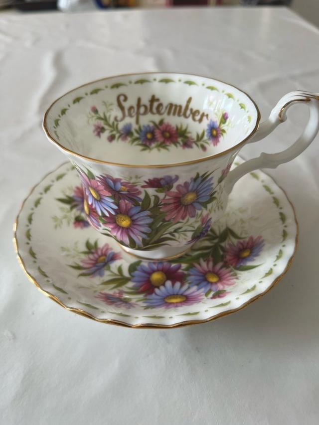 Royal Albert September Kopps  Fat