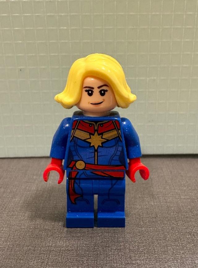 Lego Minifigures Captain Marvel