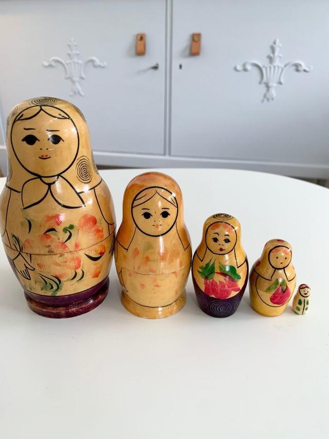 Handmålad Babushka 5 delar - stämplad