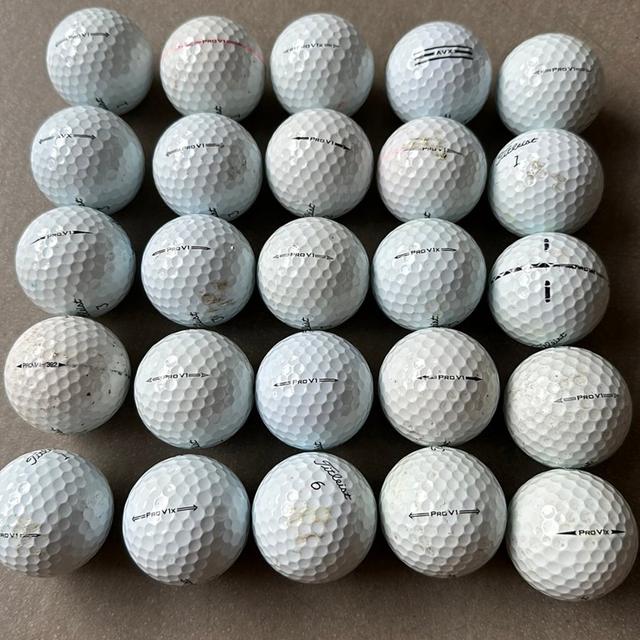 25 st Titleist PRO V1  AVX i blandat skick