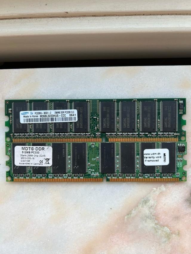 Gamla DDR RAM Minnen (256mb  512mb)